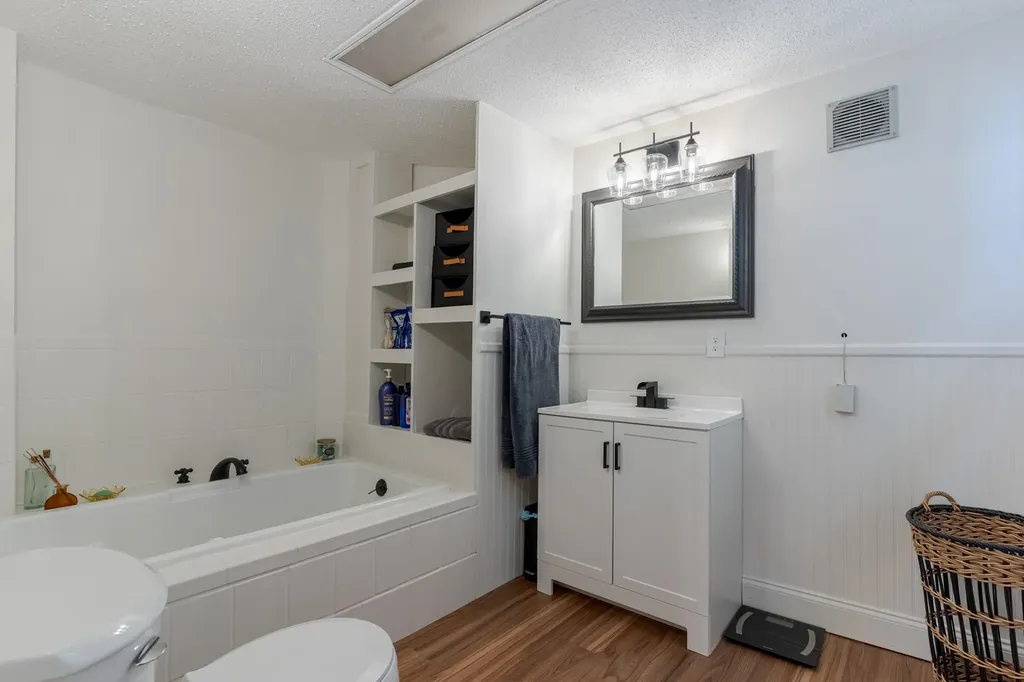 8 Park Avenue Saco ME 04072