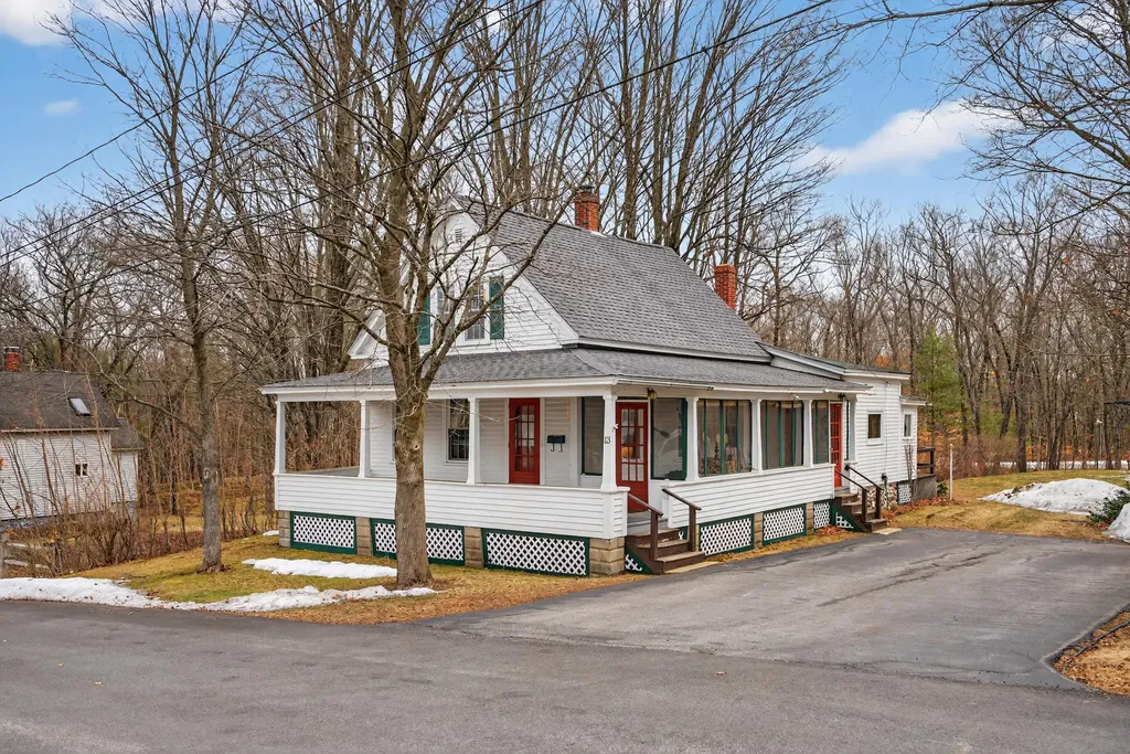 13 Grove Avenue Sanford ME 04073