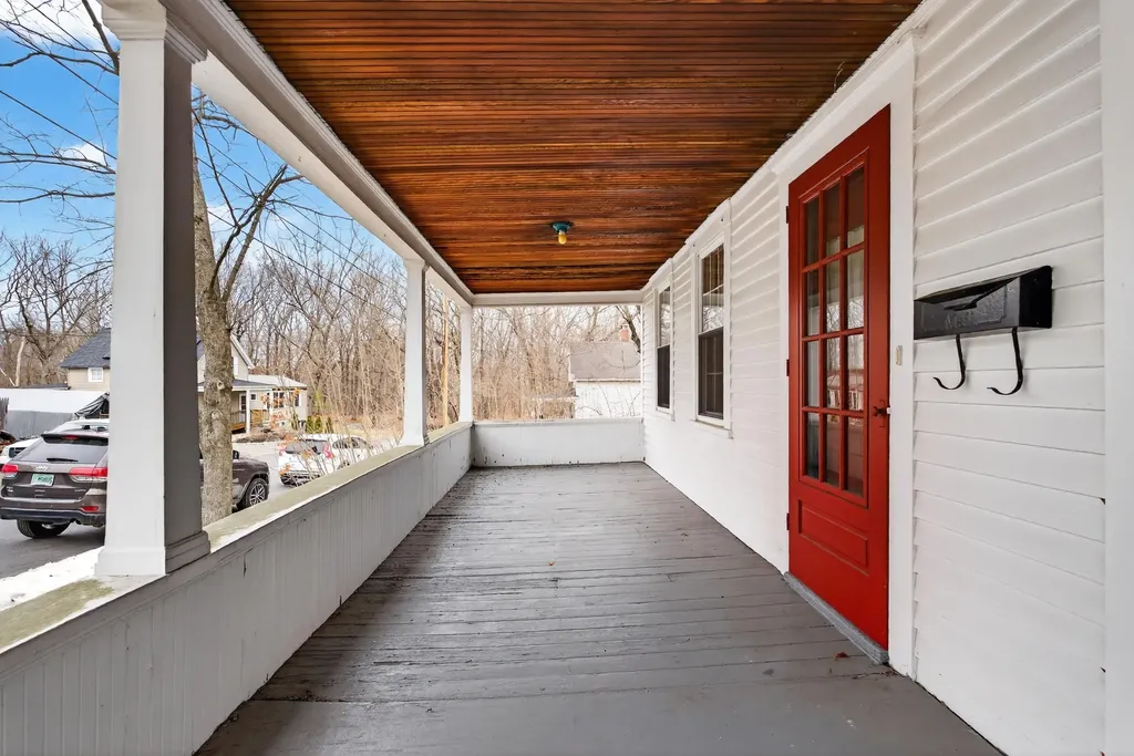 13 Grove Avenue Sanford ME 04073