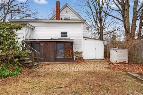 13 Grove Avenue Sanford ME 04073