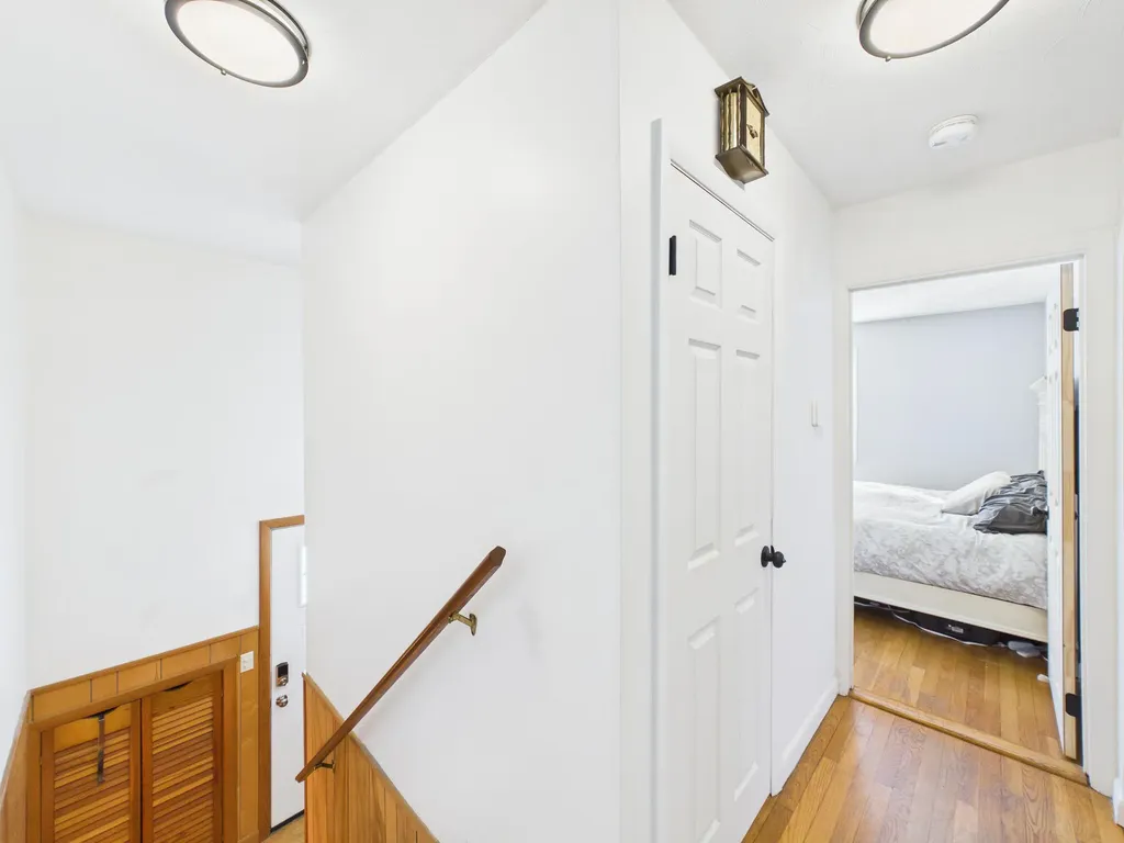 18 Booker Street Thomaston ME 04861