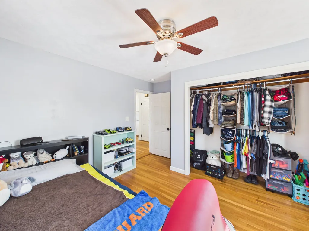 18 Booker Street Thomaston ME 04861