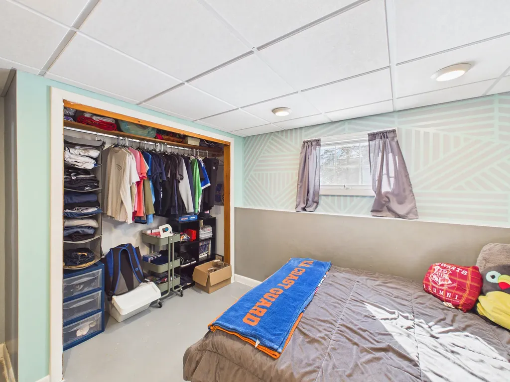 18 Booker Street Thomaston ME 04861