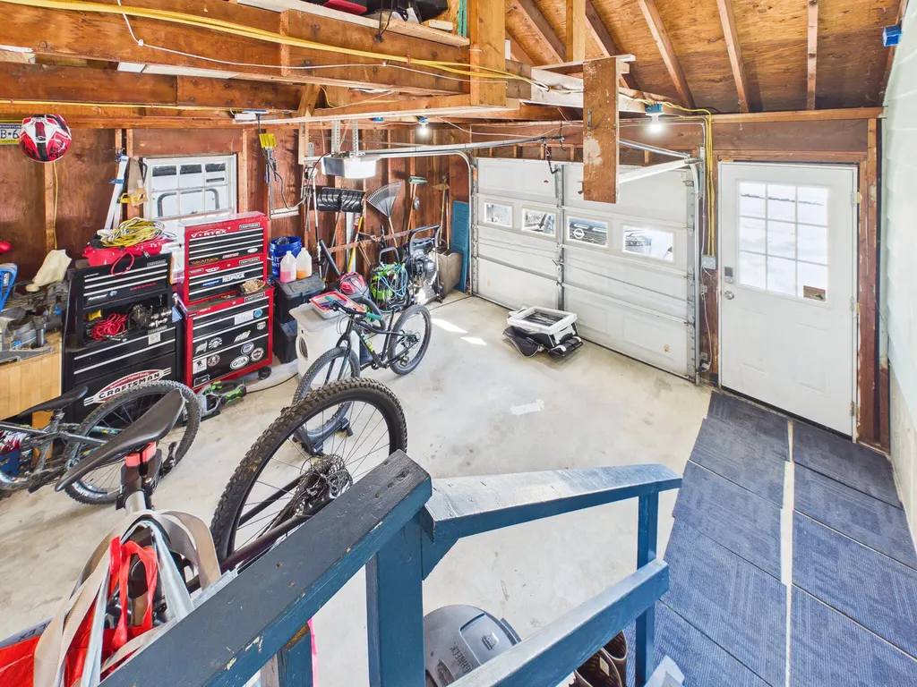 18 Booker Street Thomaston ME 04861