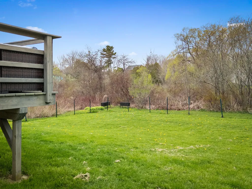 18 Booker Street Thomaston ME 04861