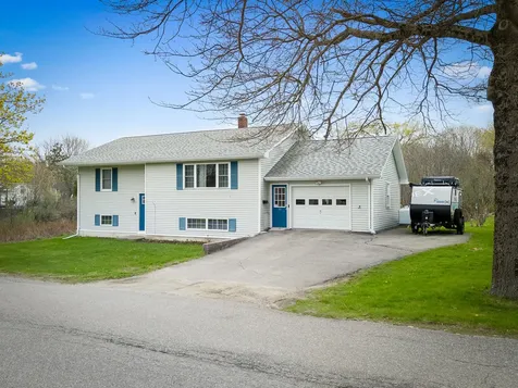 18 Booker Street Thomaston ME 04861