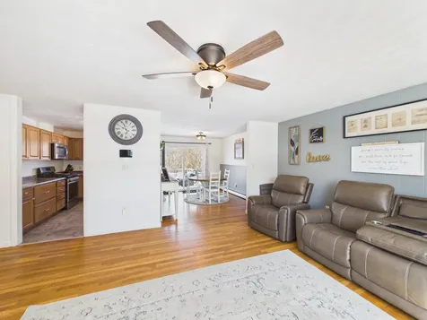 18 Booker Street Thomaston ME 04861