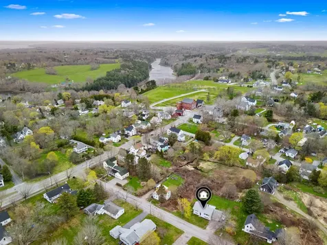 18 Booker Street Thomaston ME 04861