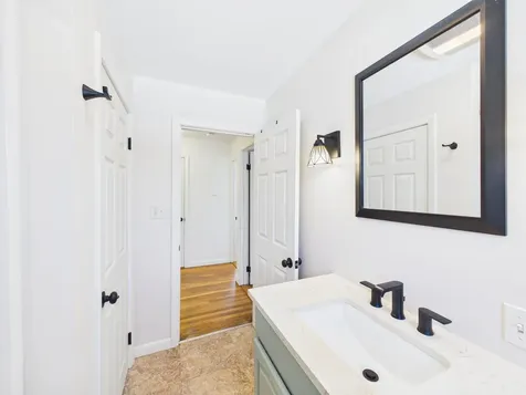 18 Booker Street Thomaston ME 04861