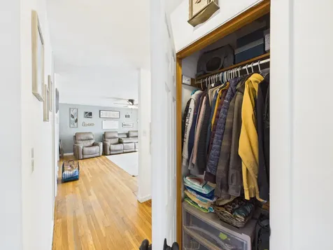 18 Booker Street Thomaston ME 04861