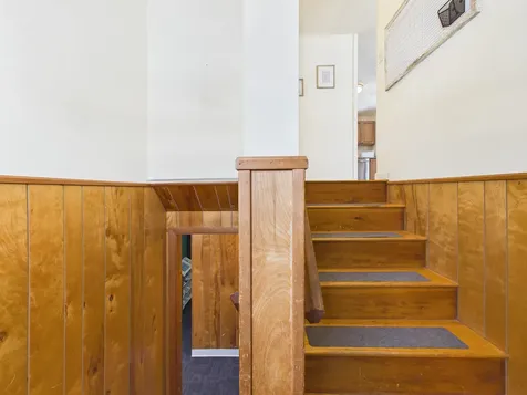 18 Booker Street Thomaston ME 04861