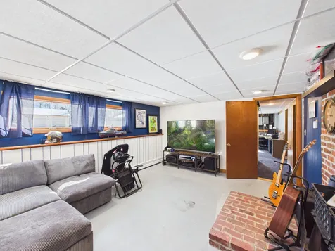 18 Booker Street Thomaston ME 04861