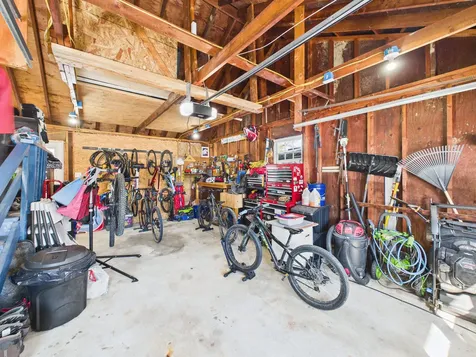 18 Booker Street Thomaston ME 04861