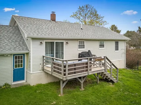 18 Booker Street Thomaston ME 04861