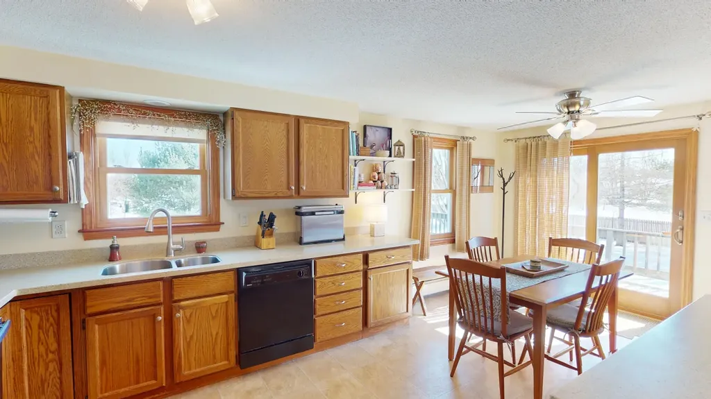1013 Sunset Avenue Glenburn ME 04401