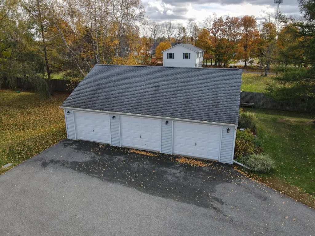 1013 Sunset Avenue Glenburn ME 04401