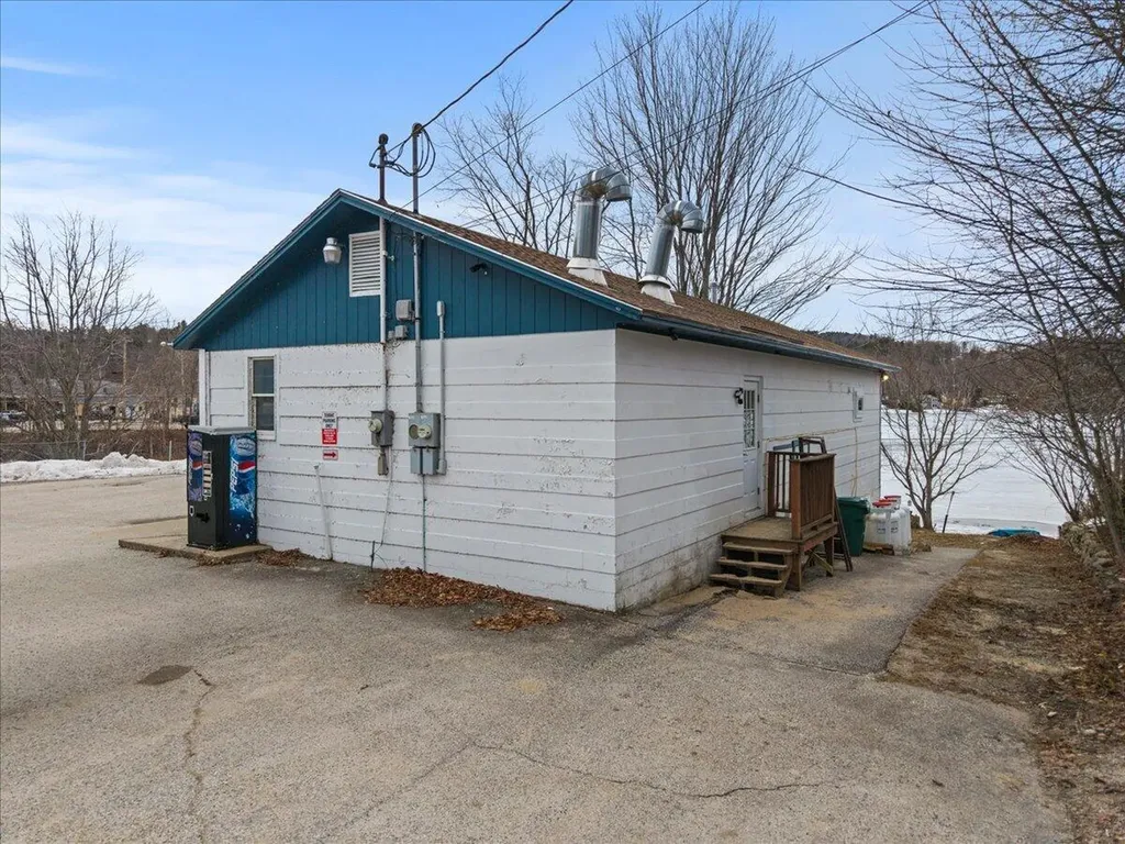8 Emery Corner Road Limerick ME 04048