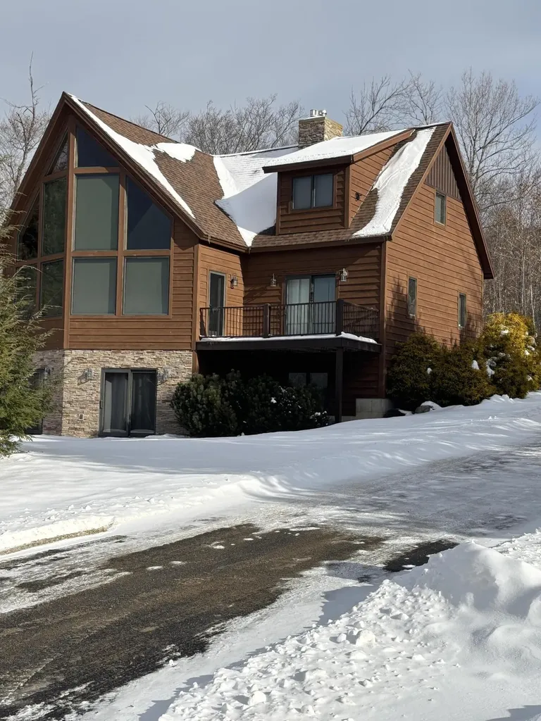 28 Blizzard Drive Newry ME 04261