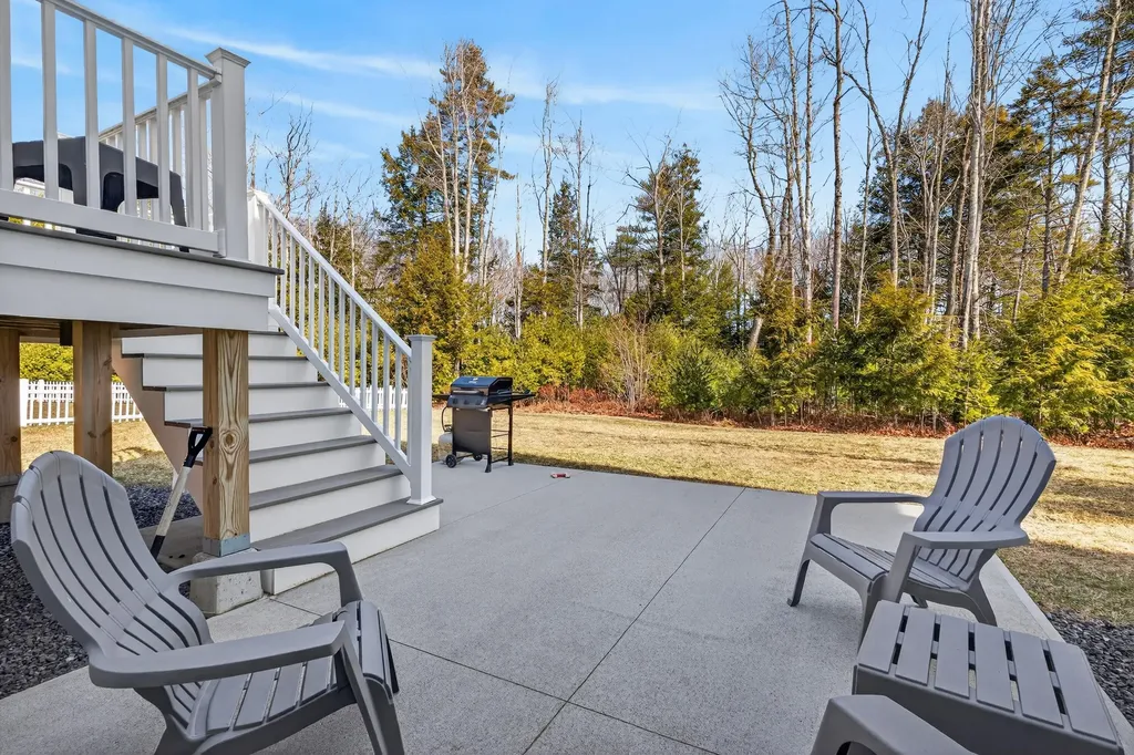 10 Lodge Drive Saco ME 04072