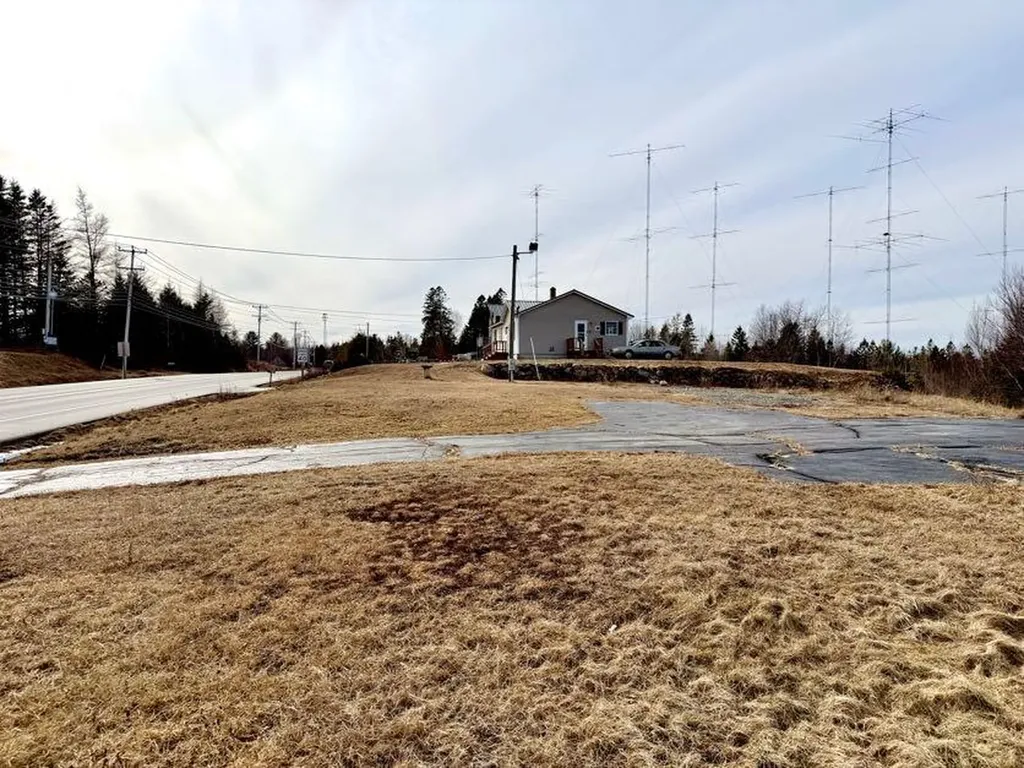 843 & 839 U.s. 1 Route Jonesboro ME 04648