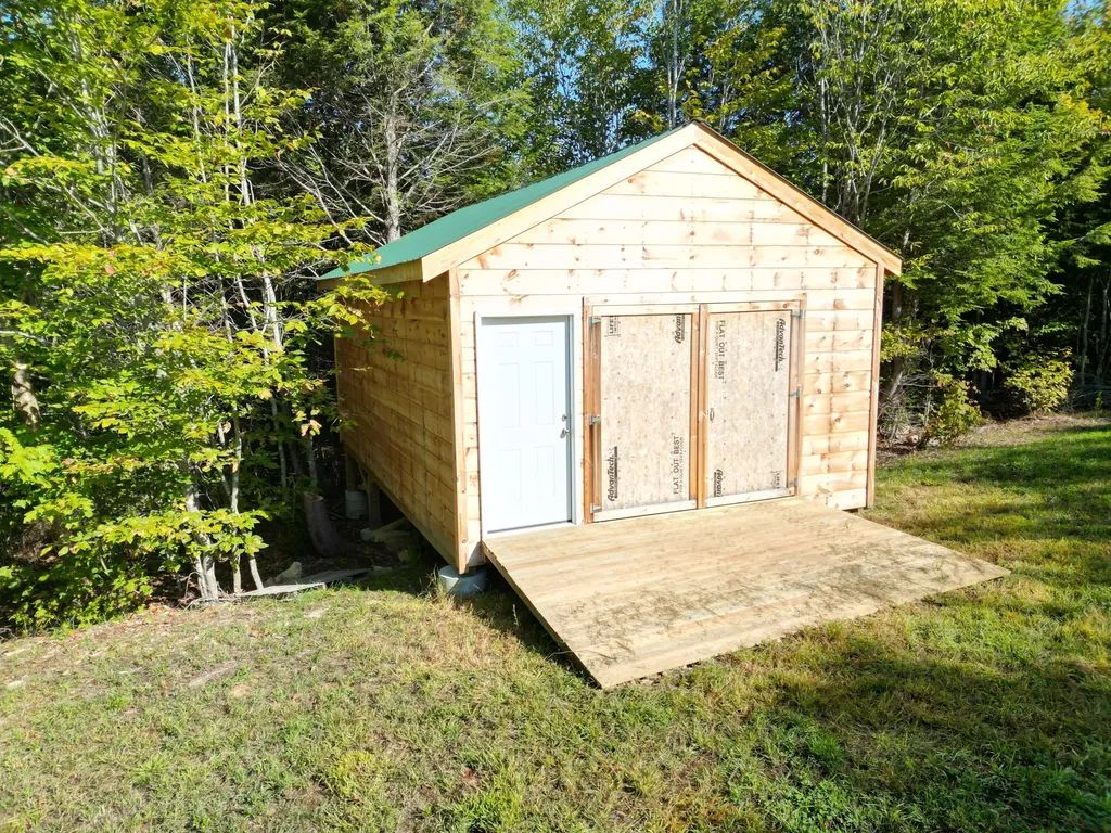 73 Homestead Drive Lakeville ME 04487