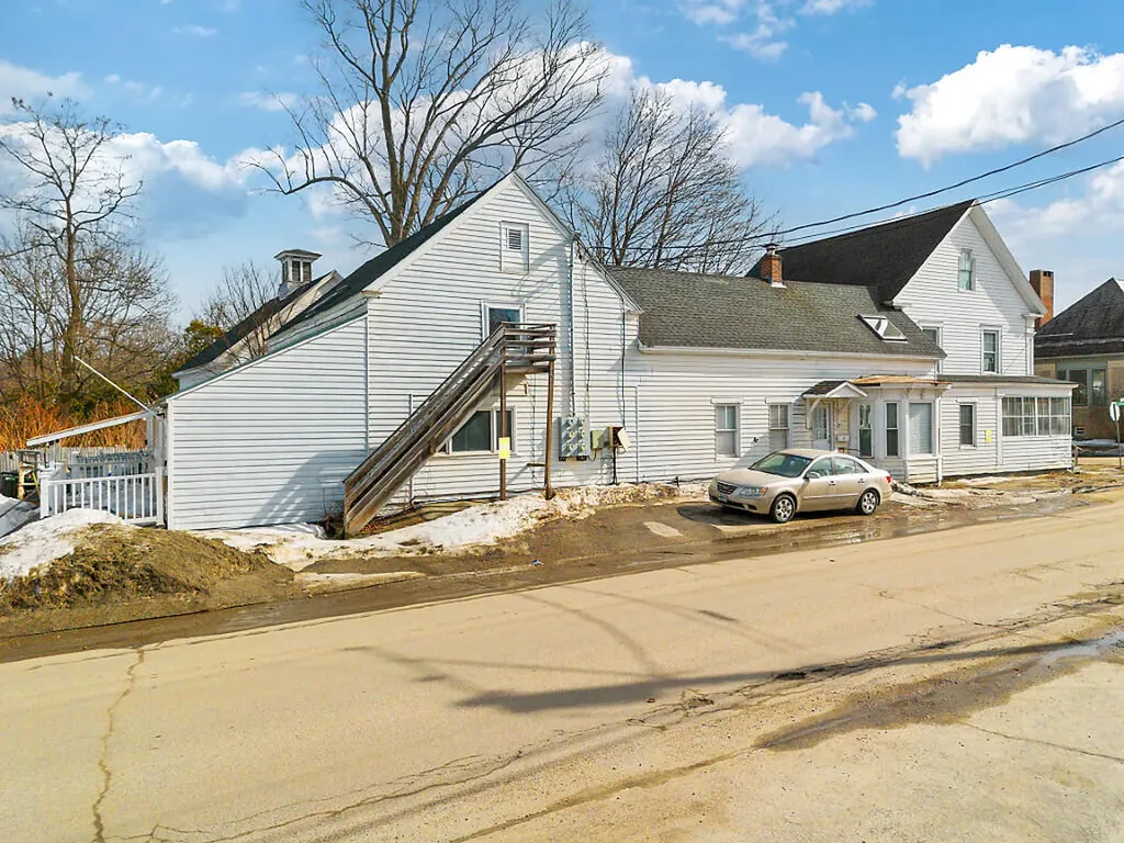 51 Bowdoin Street Winthrop ME 04364