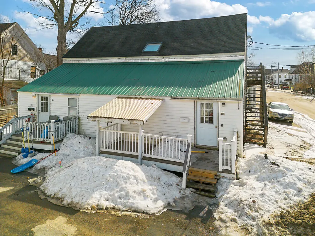 51 Bowdoin Street Winthrop ME 04364