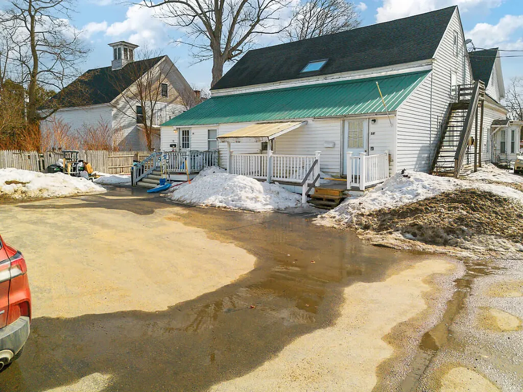 51 Bowdoin Street Winthrop ME 04364