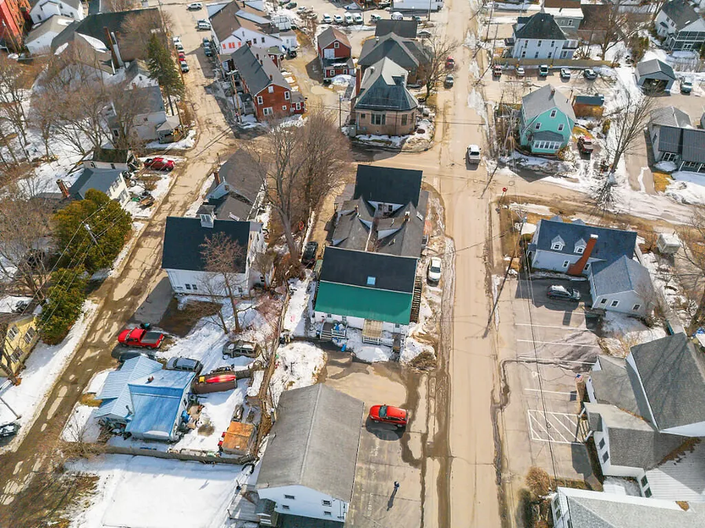 51 Bowdoin Street Winthrop ME 04364