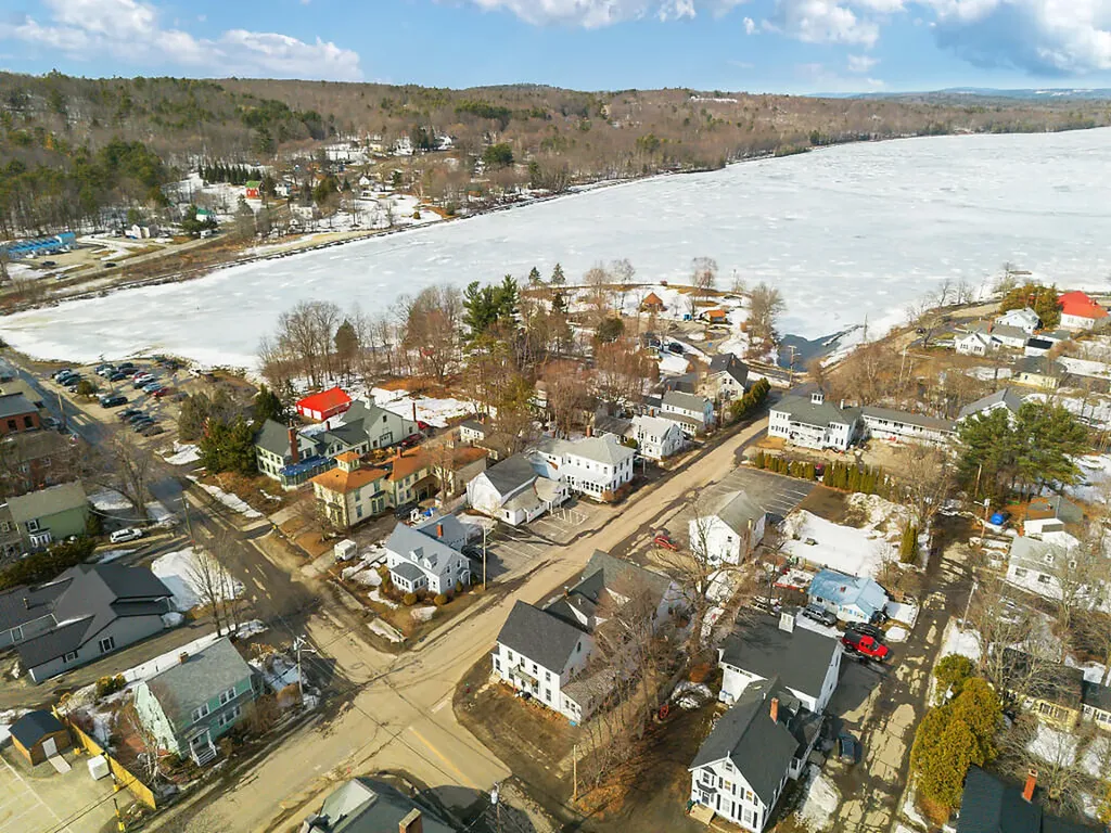 51 Bowdoin Street Winthrop ME 04364