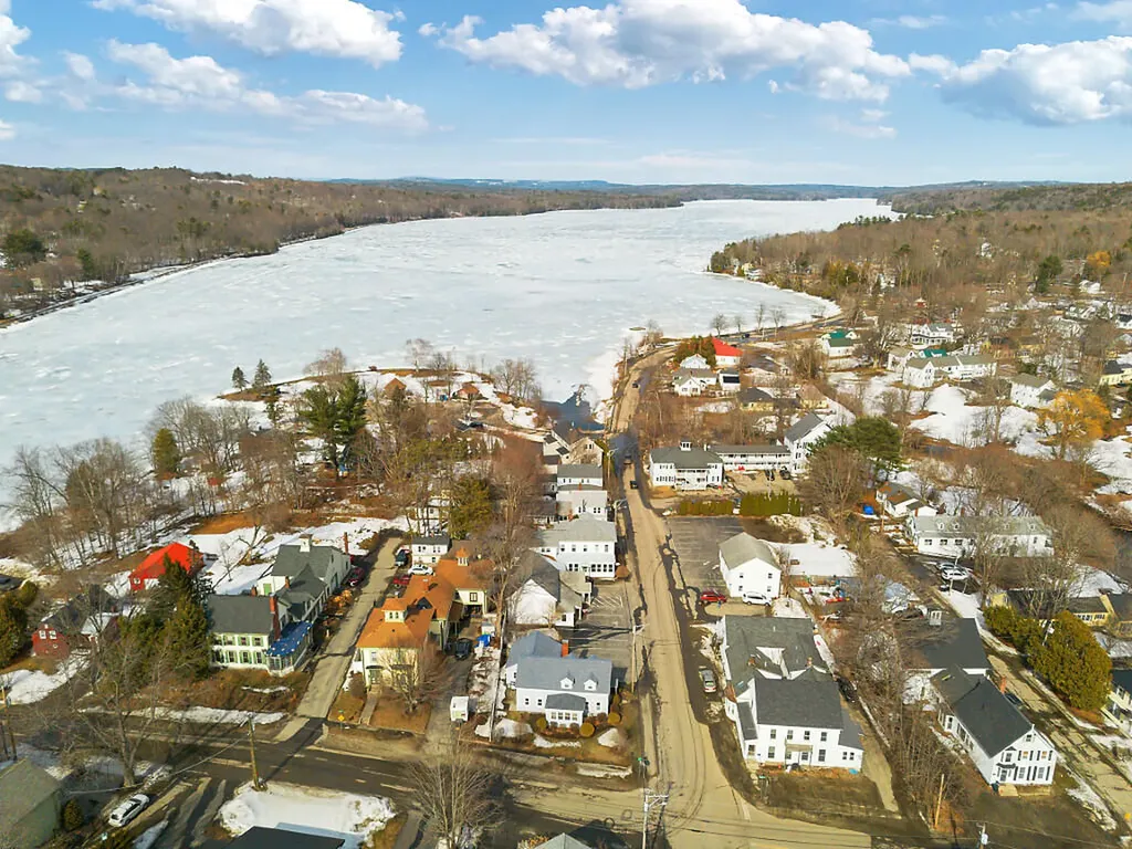 51 Bowdoin Street Winthrop ME 04364