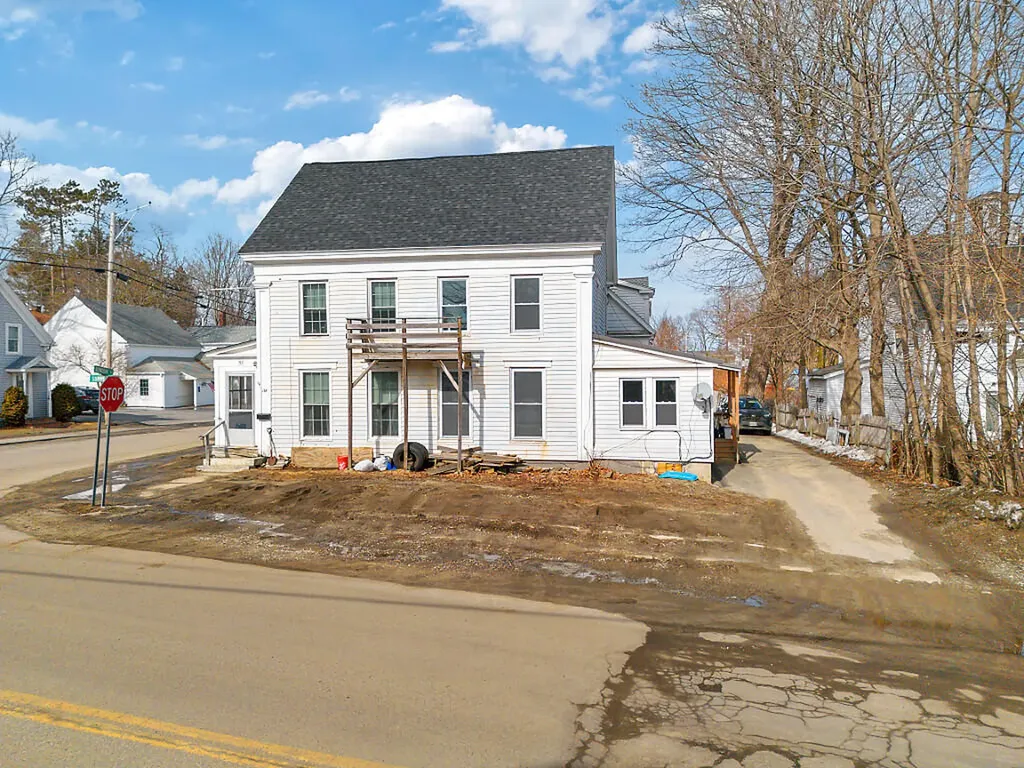 51 Bowdoin Street Winthrop ME 04364