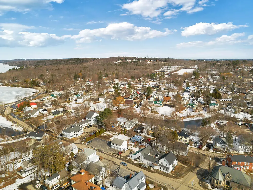 51 Bowdoin Street Winthrop ME 04364