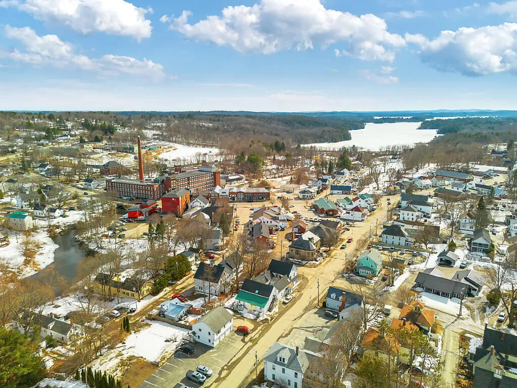 51 Bowdoin Street Winthrop ME 04364