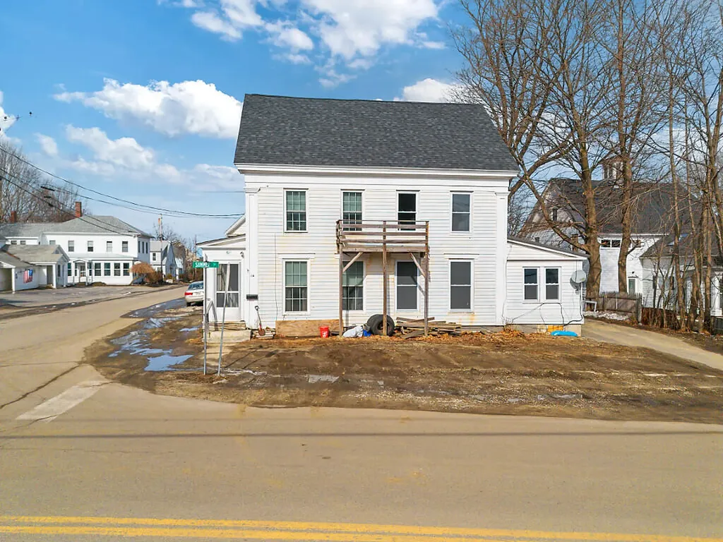 51 Bowdoin Street Winthrop ME 04364