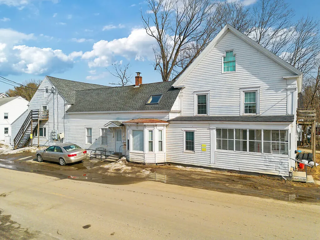 51 Bowdoin Street Winthrop ME 04364