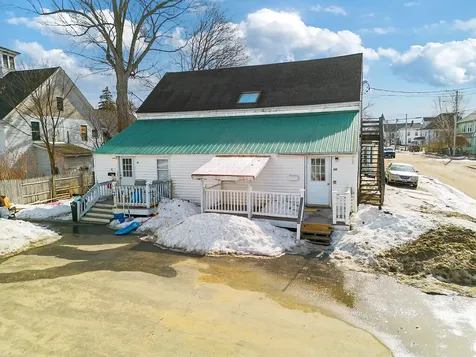 51 Bowdoin Street Winthrop ME 04364