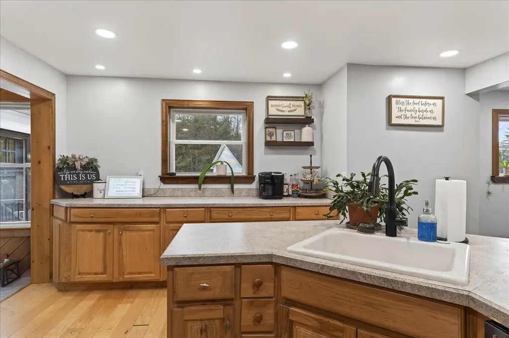171 Plummer Road Palermo ME 04354