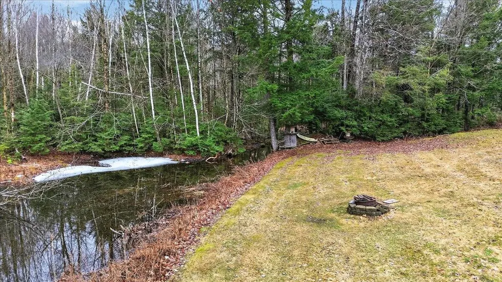 171 Plummer Road Palermo ME 04354