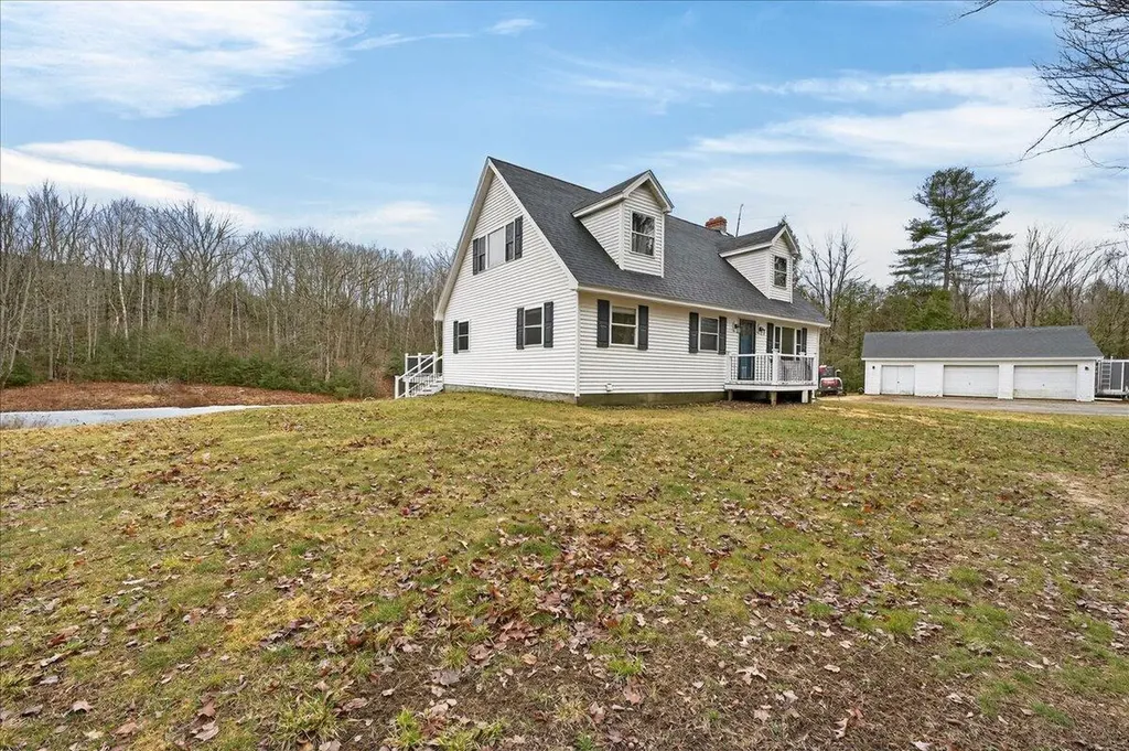 171 Plummer Road Palermo ME 04354