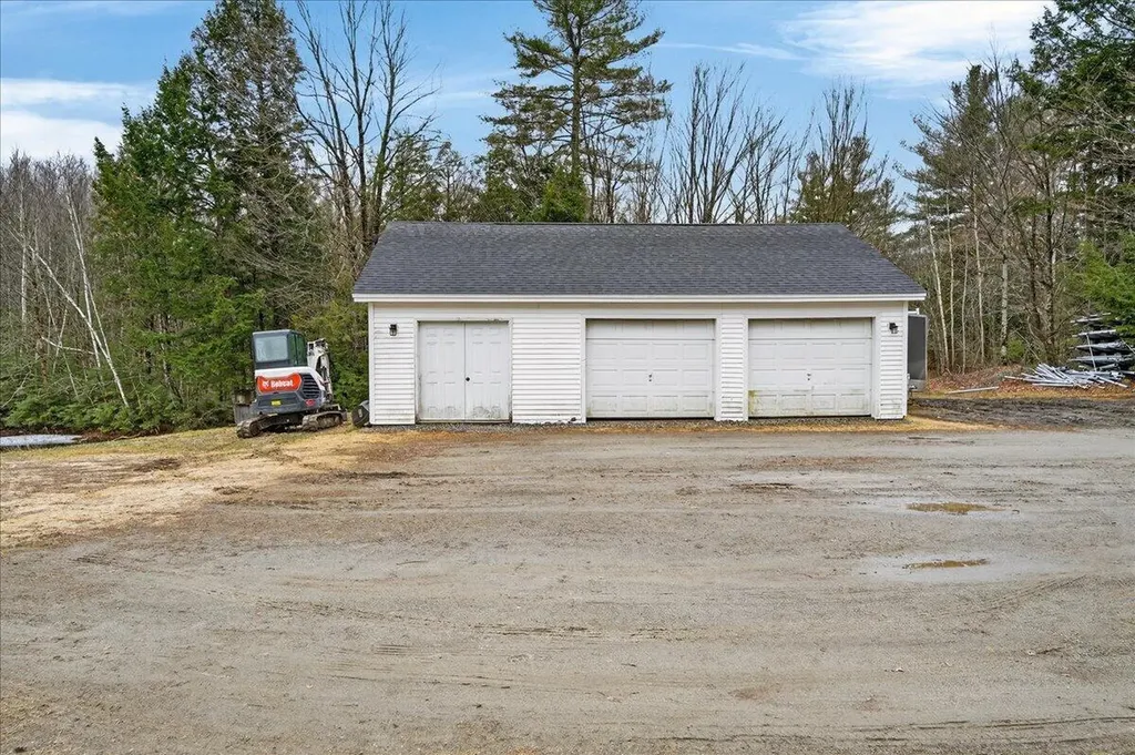 171 Plummer Road Palermo ME 04354