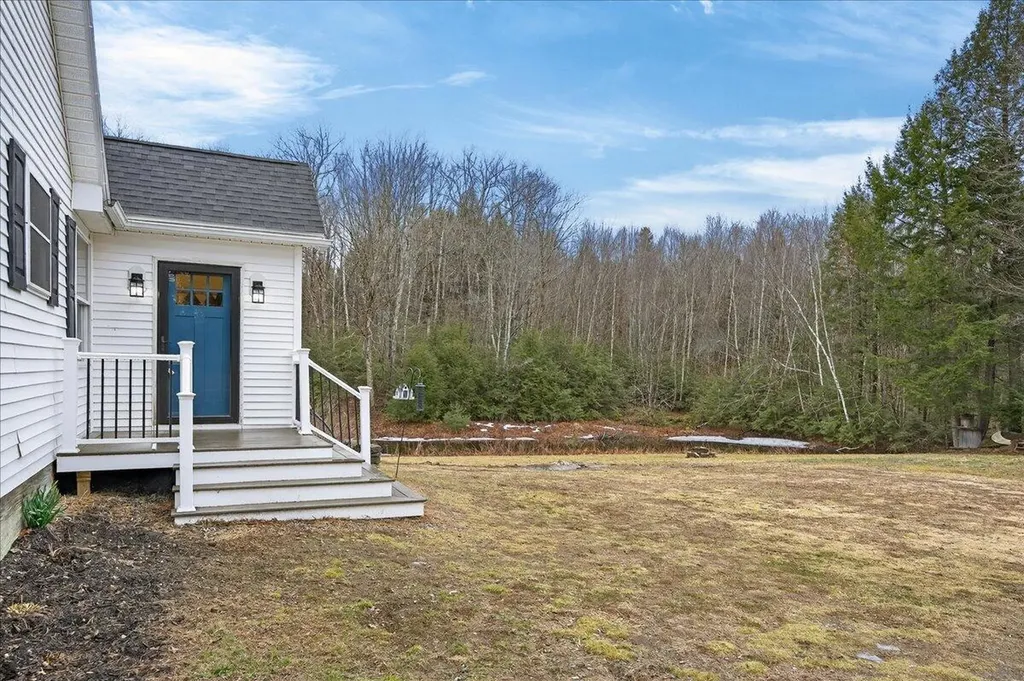 171 Plummer Road Palermo ME 04354