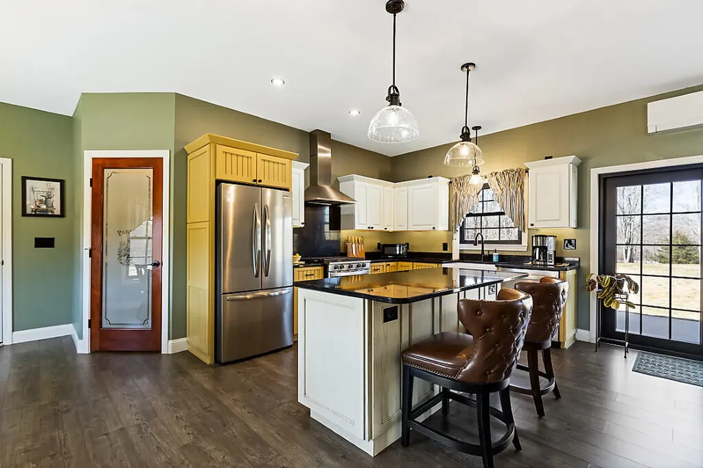 25 Curtis Lane Palmyra ME 04965