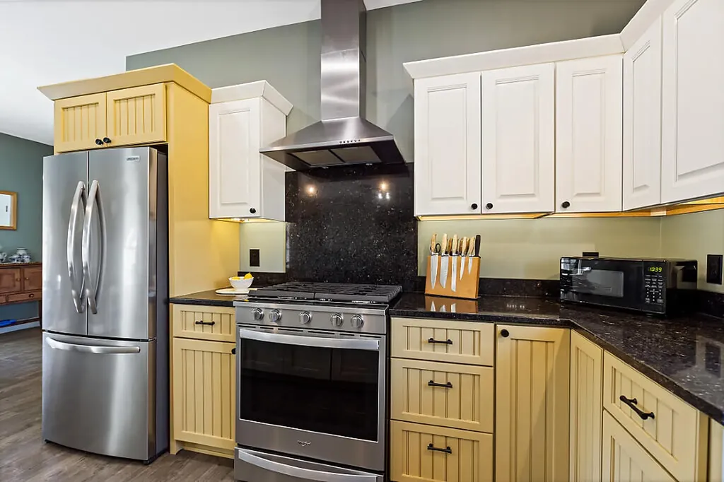 25 Curtis Lane Palmyra ME 04965
