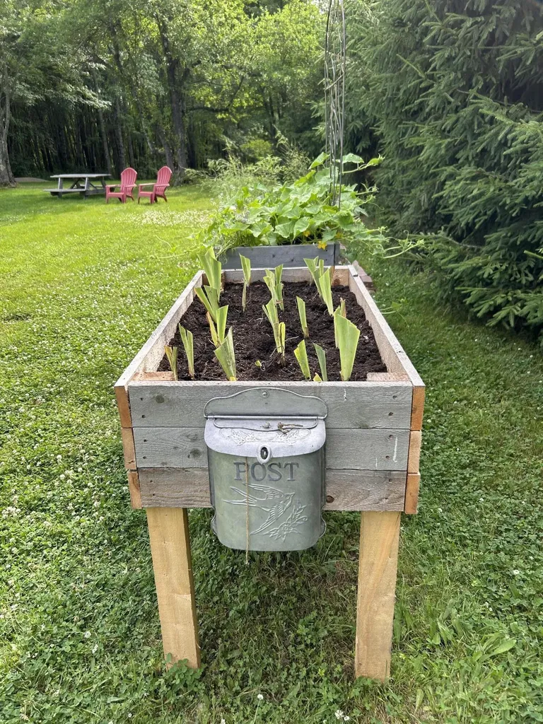 25 Curtis Lane Palmyra ME 04965