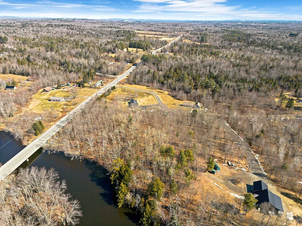 25 Curtis Lane Palmyra ME 04965