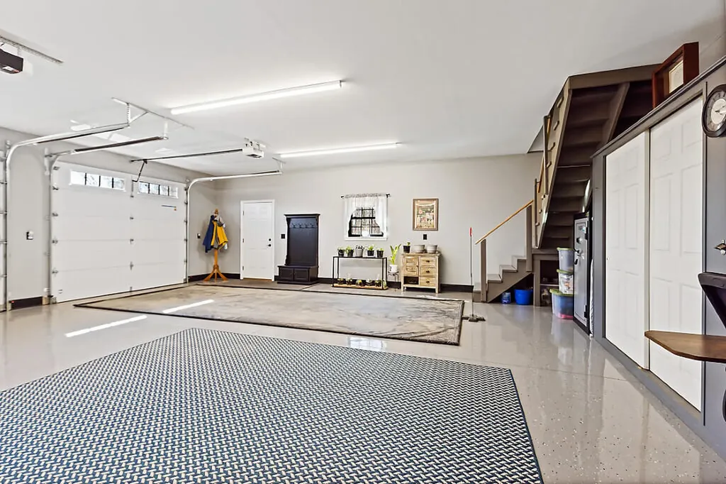25 Curtis Lane Palmyra ME 04965