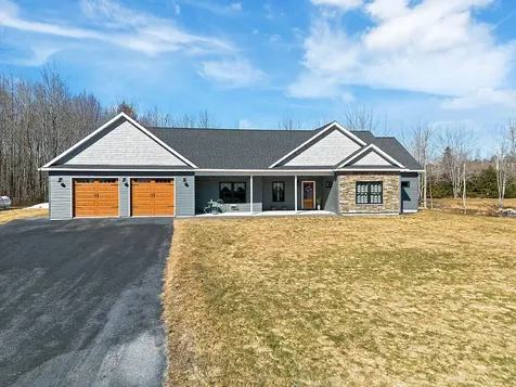 25 Curtis Lane Palmyra ME 04965