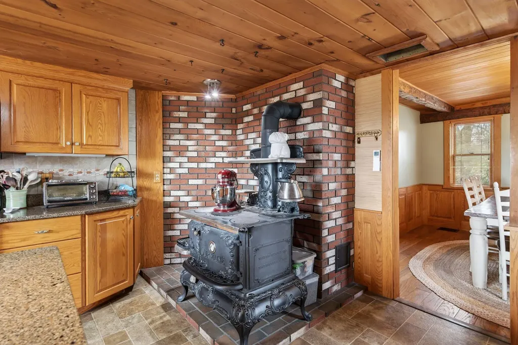 307 Route 41 Winthrop ME 04364