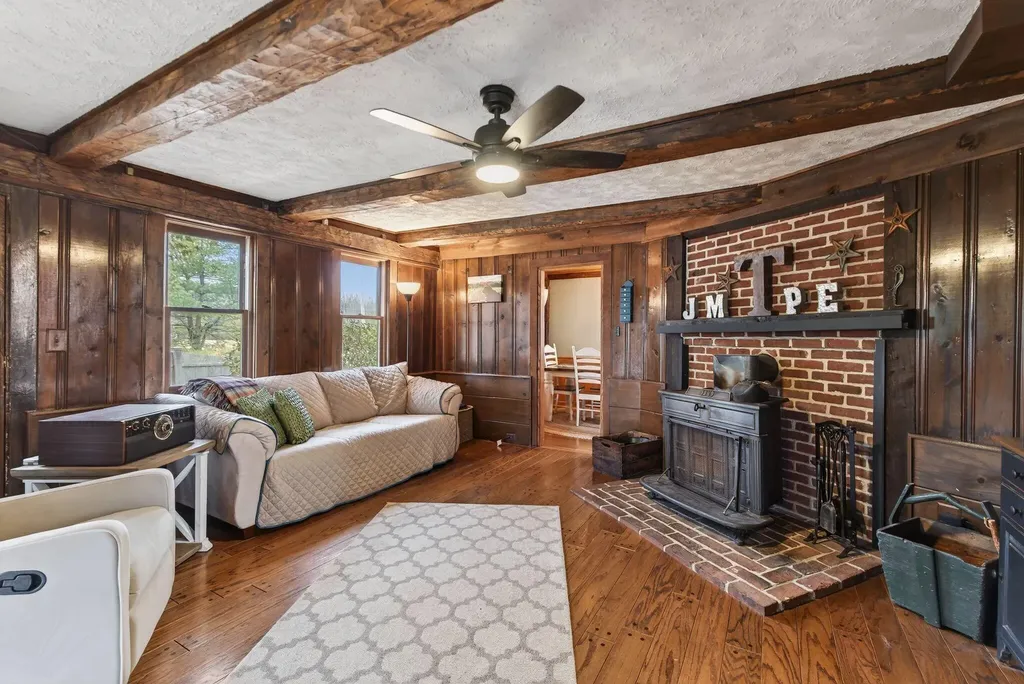 307 Route 41 Winthrop ME 04364